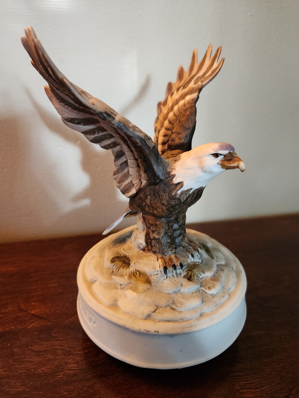 Vintage 1990 Arnart Eagle Musical Figurine, Plays "America The Beautiful", 6.5"